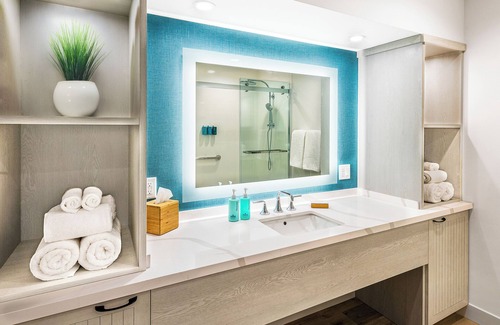 Pigeon Forge Hotel | Compass Hotel by Margaritaville