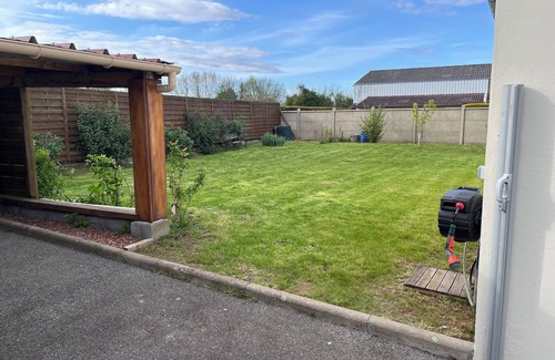 Feuquieres-en-Vimeu Casa | Completely renovated bungalow