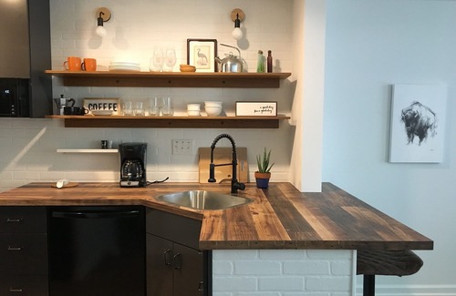 Daphne Condominio | Completely remodeled studio condo with a pool view. Convenient location!