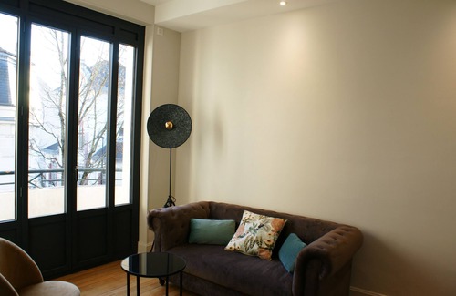 Cœur de Ville Apartamento | Completely renovated Art Deco Daisy apartment in the city center
