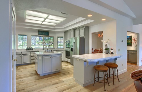 Bass Lake Casa | ¡ALQUILER NUEVO! Espacioso, lujoso retiro en el lago