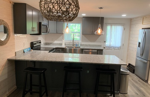 Dadeville Casa | Cabina frente al lago completamente renovada: ¡la nueva cubierta trasera se completó en agosto de 2019!