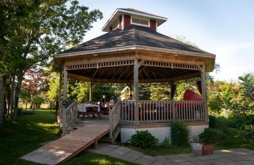 Caraquet Casa | Complexe d'hébergement la Maison touristique Dugas