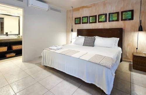 El Rosarito Condominio | Condo 103 Black & White 2 BDR