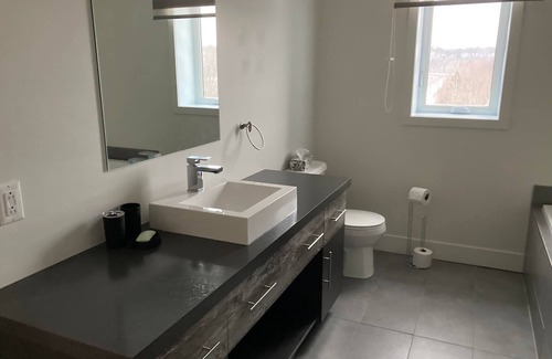 Saint-Romuald Apartamento | La Suite | Condo Summ