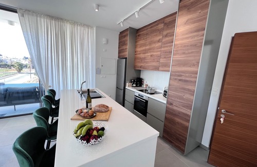 Limassol Apartamento | Condo - near to Casino,Port,Tennis Academy, ladiesMile ,Mall,&football stadium.