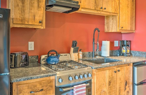 East Burke Condominio | Condo w/ Bike Lockers & Maintenance Access!