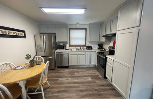 Dyckesville Condominio | Condo w/ water access. Short drive to Green Bay and Sturgeon Bay/Door County