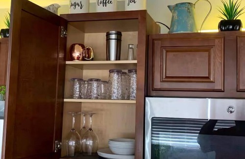 Fort Sanders Condominio | Condo, Walk To Stadium And Free Parking!!!!!