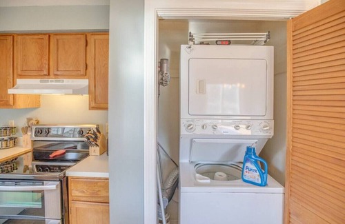 North Woodstock Villa | Offsite pools/hot tub, AC, walk to swimming holes!