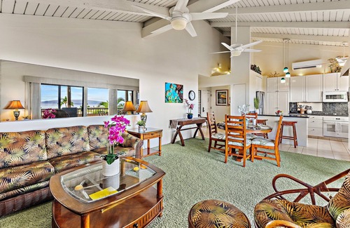 Wailea Condominio | Condo with soaring ceilings and ocean views
