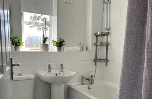 Telford Casa | Modern and Cosy Two Bedroom Home