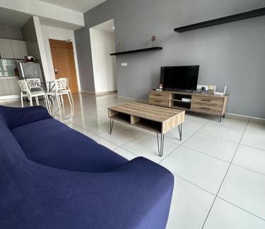 Putrajaya Apartamento | Conezion, pool view high floor, beside ioi city mall, opposite hospital serdang, beside Uniteen and UPM, Putrajaya