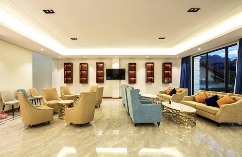 Vang Vieng Hotel | Confetti Garden Hotel