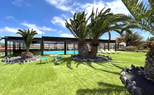 Villaverde Casa | Confortable Alojamiento con Piscina y Estilo
