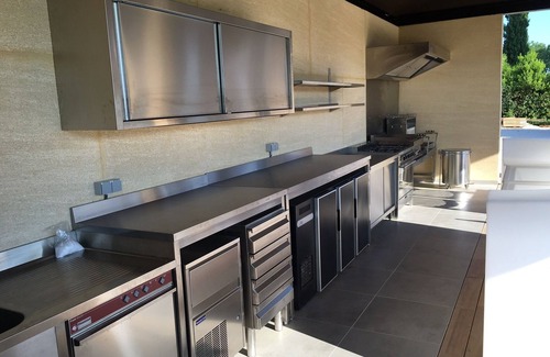 Arpaillargues-et-Aureillac Villa | Villa contemporánea de prestigio para 10 personas con aire acondicionado y piscina climatizada.