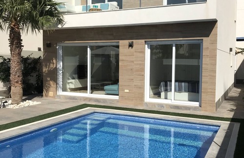 Los Imbernones Villa | Villa contemporánea nueva con piscina privada y cerca de playas