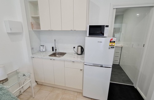 Port Noarlunga South Apartamento | Contemporary studio, only metres to beach/surf, 10 mins to McLaren Vale wineries