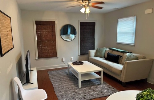 Tuxedo Park Apartamento | Contemporary 1 Bedroom; Buckhead