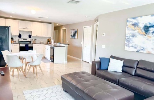 Dade City Condominio | 🏡 Contemporary 3 Bedroom Home | Dade City, FL