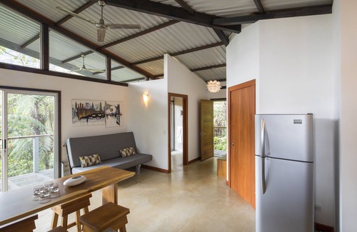Uvita Cabina | Casita Contemporánea