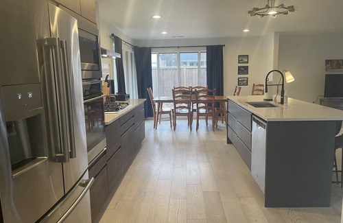 Belden Casa | Contemporary Charm near Elvis Presley’s Birthplace - Sleeps 12