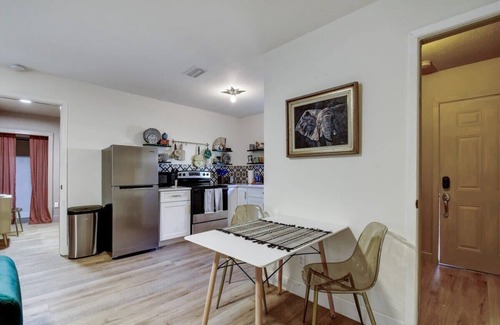 North San Antonio - SAT Casa | Contemporary Charm in San Antonio Oasis