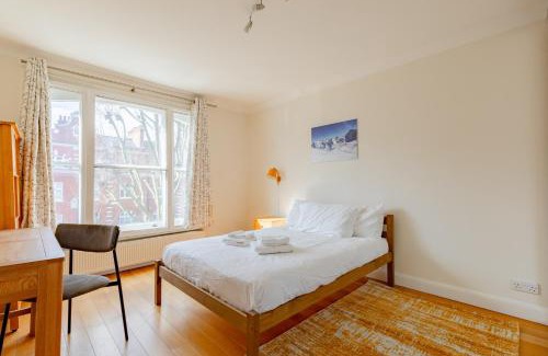 Maida Vale Apartamento | Contemporary Chic 3BD Home Near Little Venice