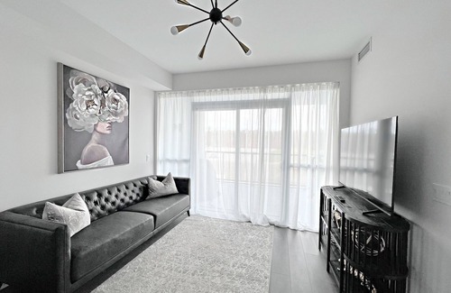 Innisfil Condominio | Contemporary Condo At Friday Harbour Resort!