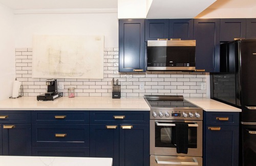 Sandusky Condominio | Contemporary Condo Downtown Sandusky