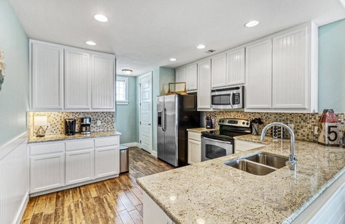 Cinnamon Shore Condominio | Condominio costero moderno en el corazón de Cinnamon Shore! Actualizado enero 2019!