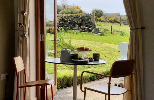 Penryn Cabaña | Cabaña contemporánea para 2 personas (más bebé) en un entorno rural cerca de Falmouth