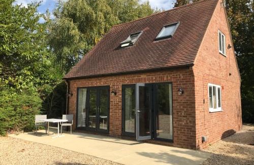 Petersfield Casa | Contemporary Cottage outside South Harting