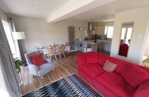 Petersfield Casa | Contemporary Cottage outside South Harting