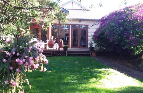 Mentone Casa | Contemporary & Elegant 1920's Period House by My Lodgingfy International