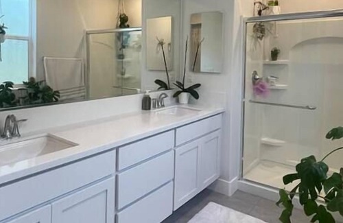 West Sacramento Casa | Contemporary Haven Retreat