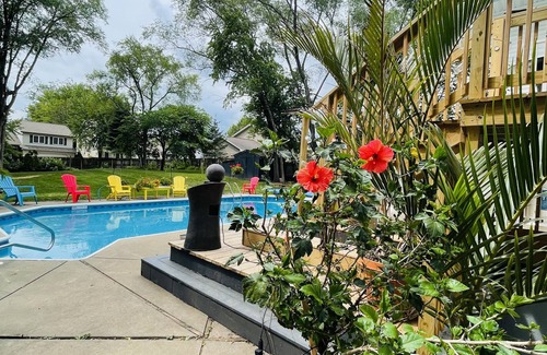 Middleton Casa | Contemporary home in quiet neighborhood with pool & great back yard close to all
