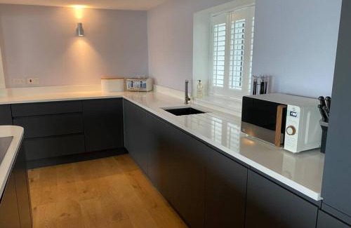Milford Haven Casa | Contemporary living with amazing views. Pembrokeshire
