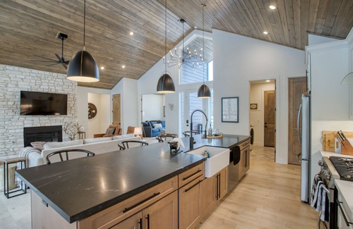 Torreon Casa | Contemporary Mountain Home in Gated Torreon Community!