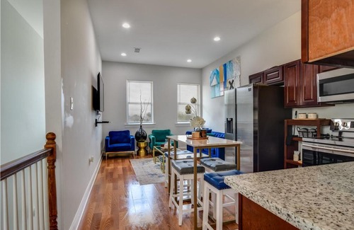 Hoffman Triangle Apartamento | Contemporary, Nestled in the heart of the City!