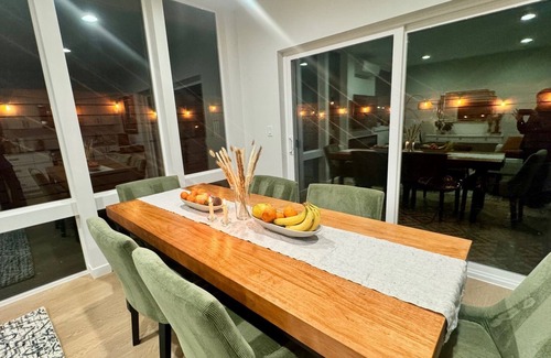 Greenwood Casa | Contemporary new 2-bedroom house in Greenwood area, Seattle with WiFi, AC