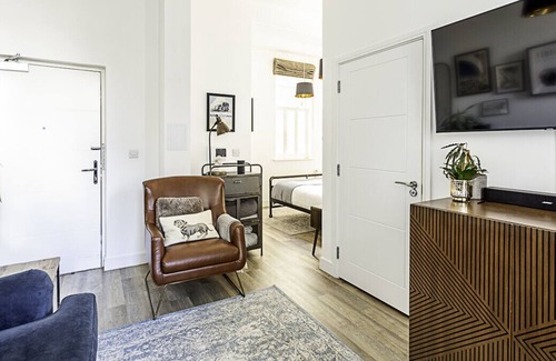 Mile End Apartamento | Contemporary Victorian Studio