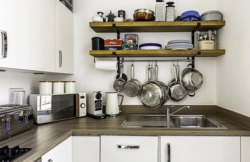 Mile End Apartamento | Contemporary Victorian Studio