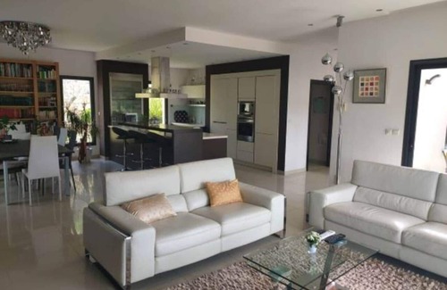 Bedarieux Villa | Villa contemporánea con vistas panorámicas