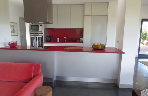 Meco Casa | Villa contemporánea con piscina, costa sur de Lisboa, impresionantes vistas