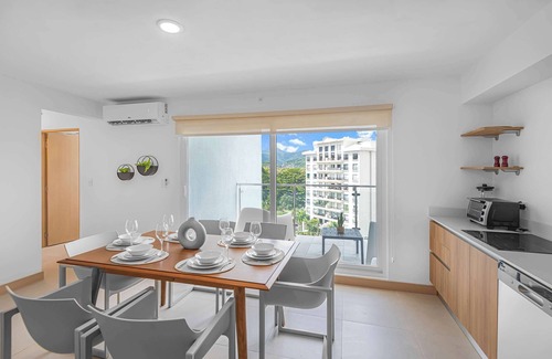 Barrio Santa Lucía Condominio | Contemporary Viva Jaco Residences Suite with Pool