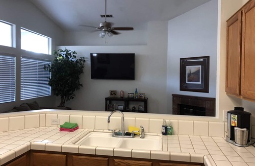 Pumpkin Center Casa | Escapada Zen contemporánea con garaje para dos autos