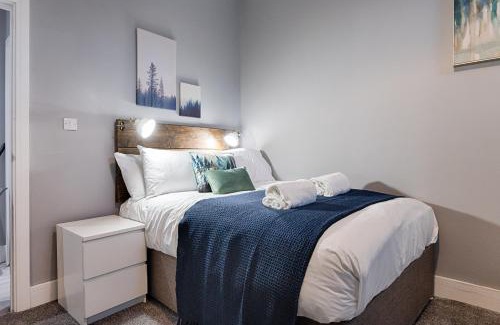 Llanelli Apartamento | Contractor Base - 2 Rooms - Smart TVs