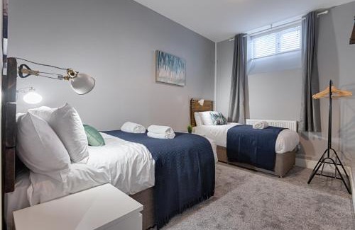 Llanelli Apartamento | Contractor Base - 2 Rooms - Smart TVs