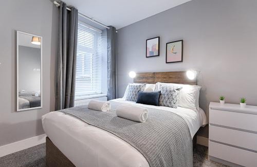 Llanelli Apartamento | Contractor Base - 2 Rooms - Smart TVs